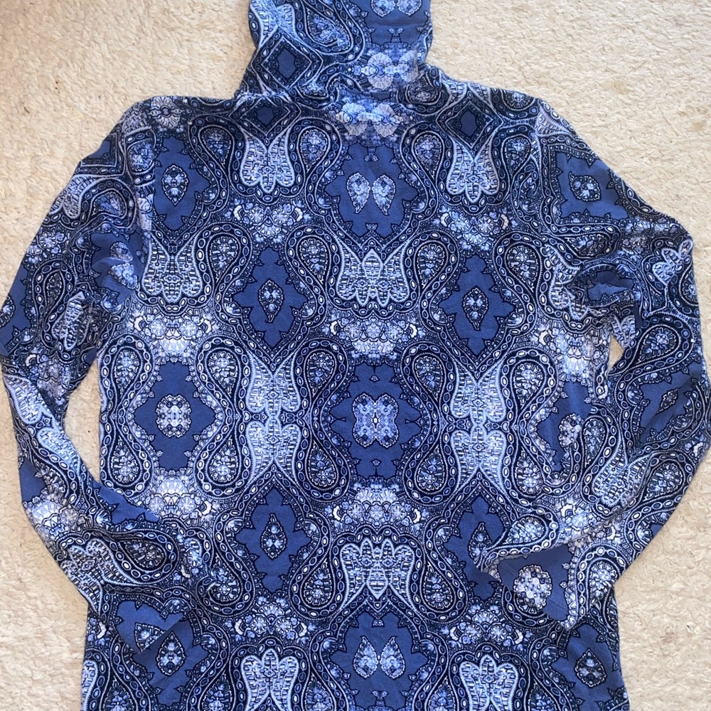 5/$20 patterned turtle neck top - Picture 5 of 5